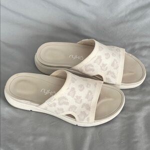 Ryka Re-Zorb Lite Slide